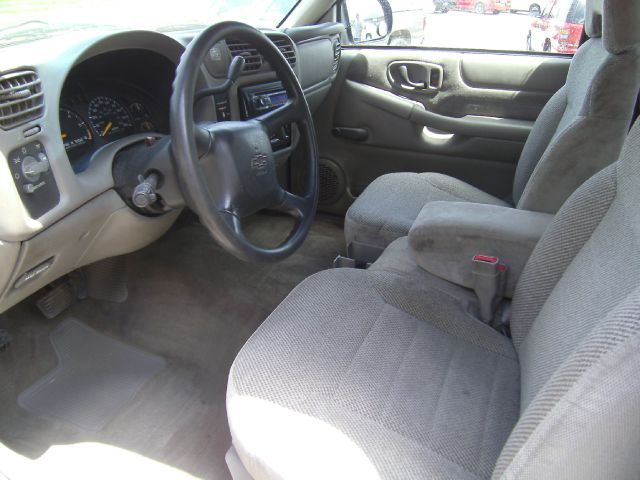 2001 Chevrolet S10 4dr Sdn Auto GLS w/XM