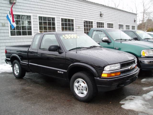 2001 Chevrolet S10 Base