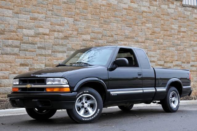 2001 Chevrolet S10 Base