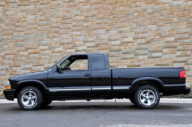 2001 Chevrolet S10 Base