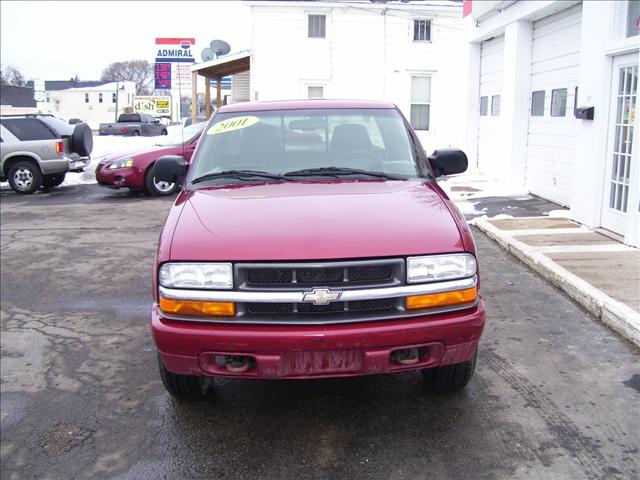 2001 Chevrolet S10 Base