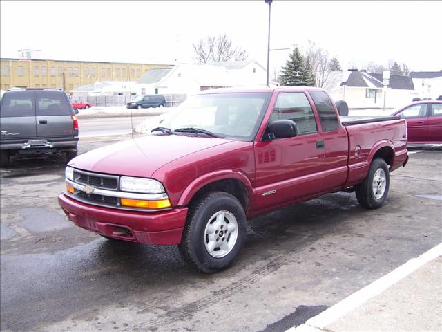 2001 Chevrolet S10 Base