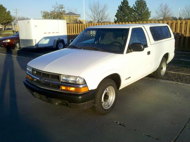 2001 Chevrolet S10 Base