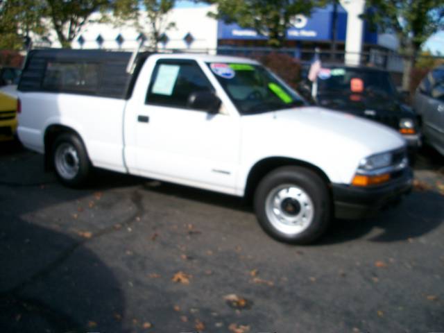 2001 Chevrolet S10 Base