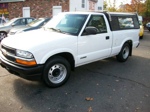 2001 Chevrolet S10 Base