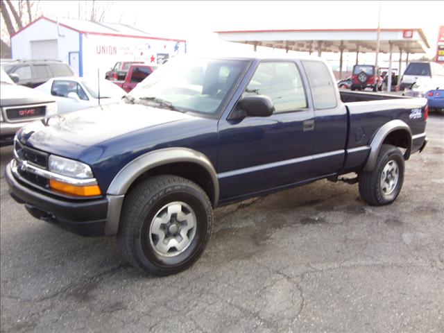 2001 Chevrolet S10 Base