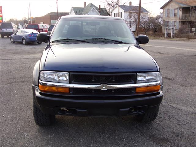 2001 Chevrolet S10 Base