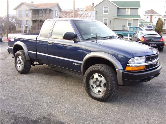 2001 Chevrolet S10 Base