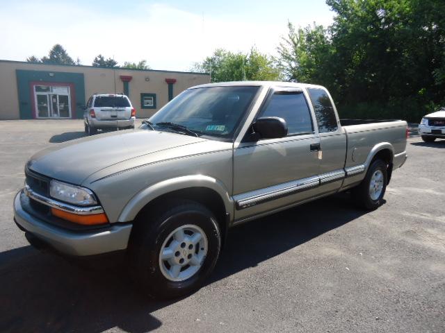 2001 Chevrolet S10 Base