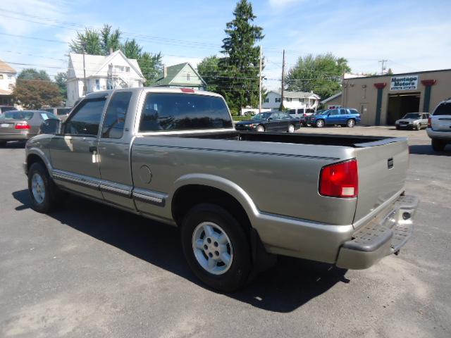 2001 Chevrolet S10 Base