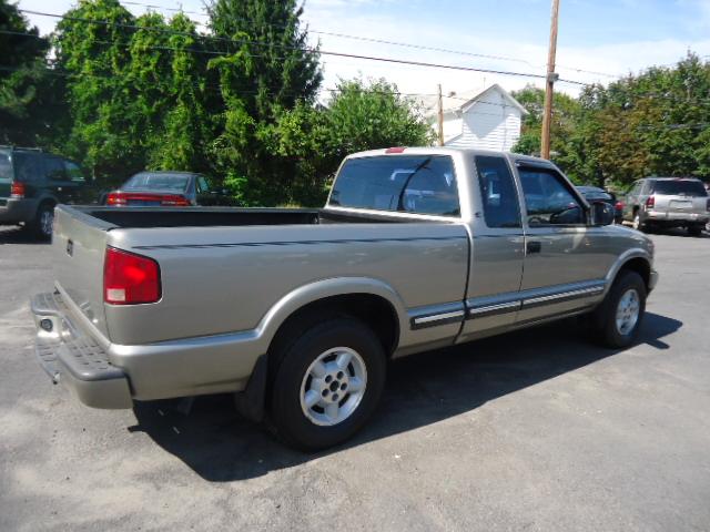 2001 Chevrolet S10 Base