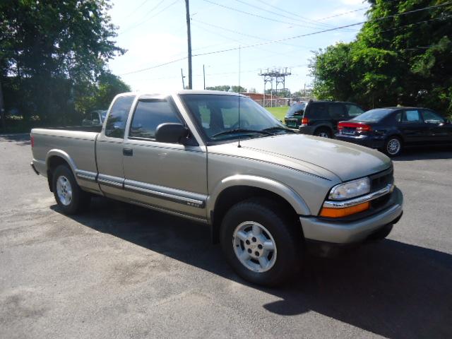 2001 Chevrolet S10 Base