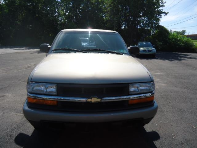 2001 Chevrolet S10 Base