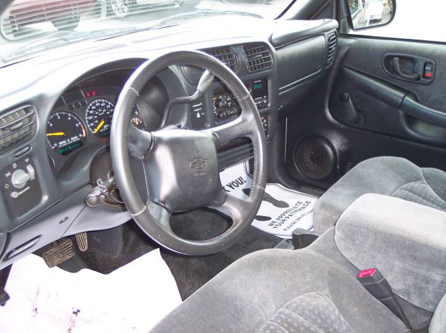 2001 Chevrolet S10 Base