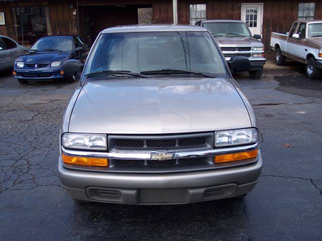 2001 Chevrolet S10 Base