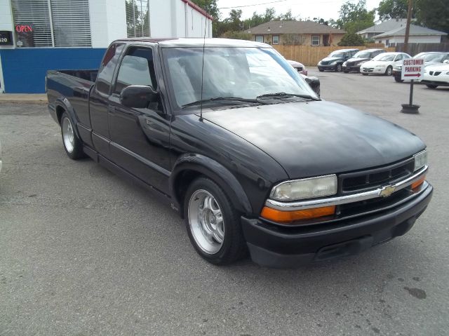 2001 Chevrolet S10 4dr Sdn Auto GLS w/XM