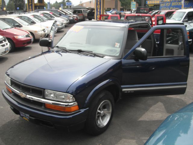 2001 Chevrolet S10 4dr Sdn Auto GLS w/XM