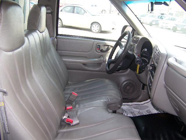 2001 Chevrolet S10 Base