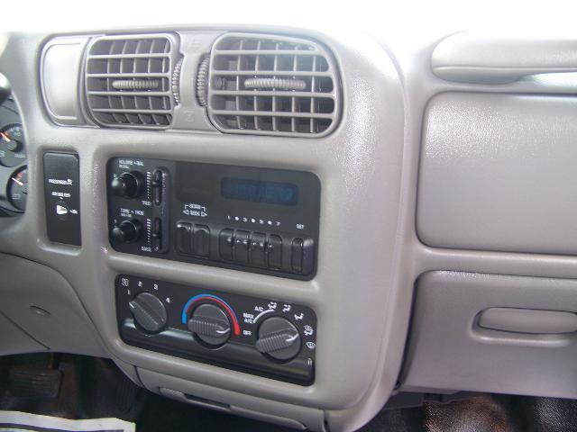 2001 Chevrolet S10 Base