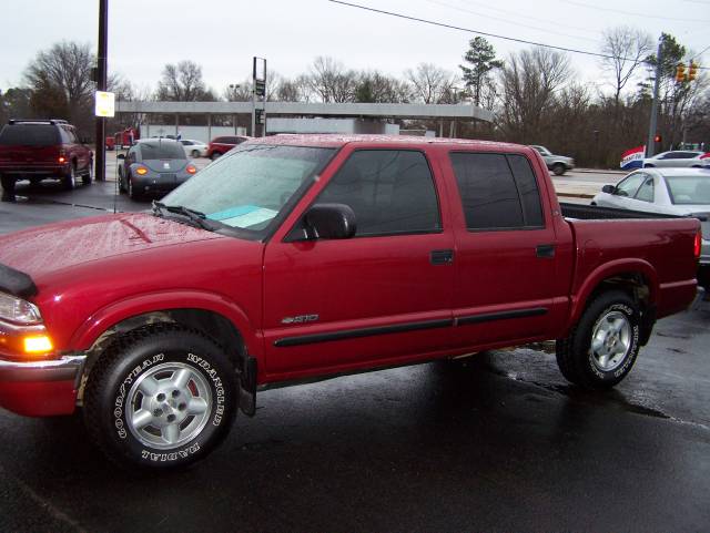 2001 Chevrolet S10 Base