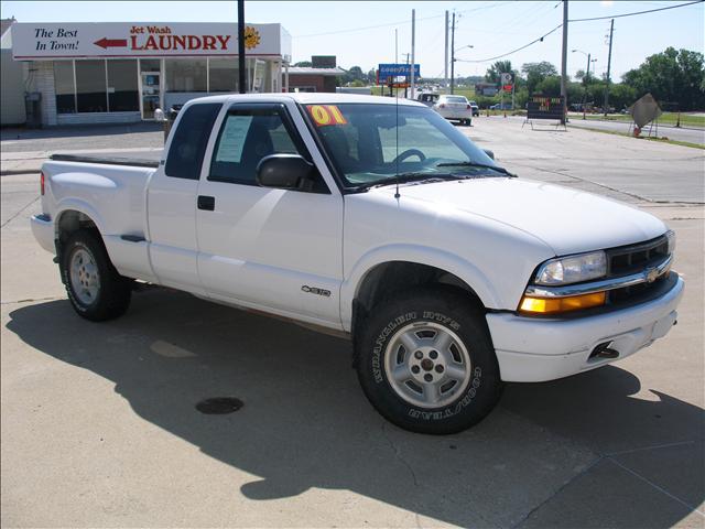 2001 Chevrolet S10 Base