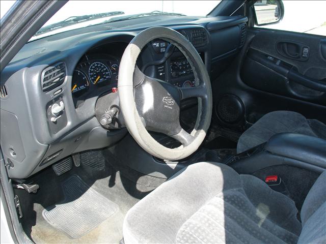 2001 Chevrolet S10 Base