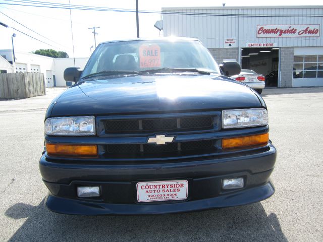 2001 Chevrolet S10 4dr Sdn Auto GLS w/XM