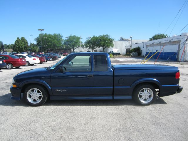 2001 Chevrolet S10 4dr Sdn Auto GLS w/XM