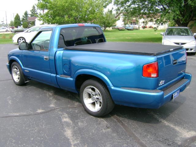 2001 Chevrolet S10 5dr EX-L RES W/dvd/leather