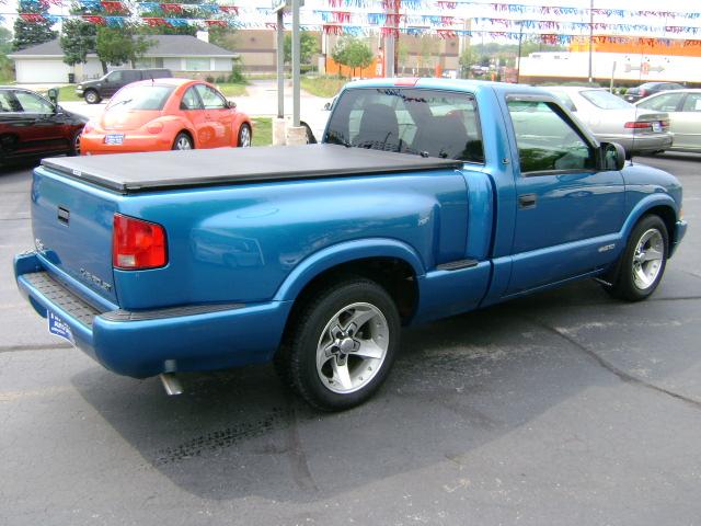 2001 Chevrolet S10 5dr EX-L RES W/dvd/leather