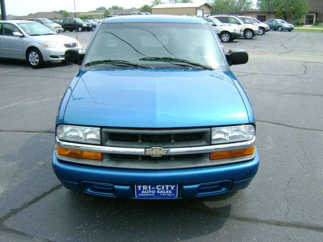 2001 Chevrolet S10 5dr EX-L RES W/dvd/leather