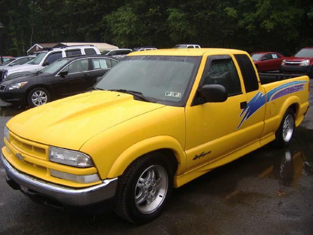 2002 Chevrolet S10 4dr Sdn Auto GLS w/XM