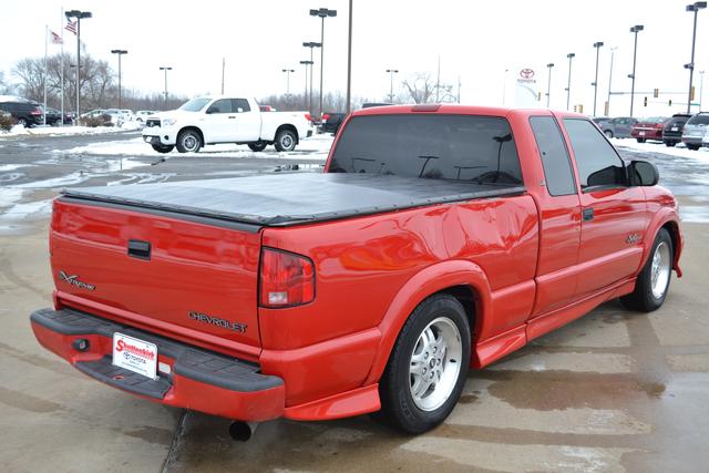 2002 Chevrolet S10 Base