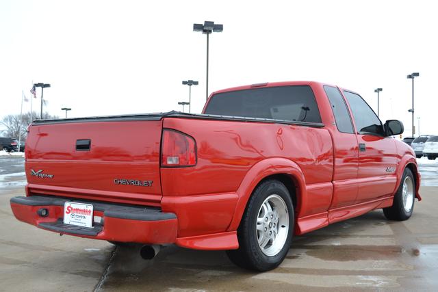 2002 Chevrolet S10 Base