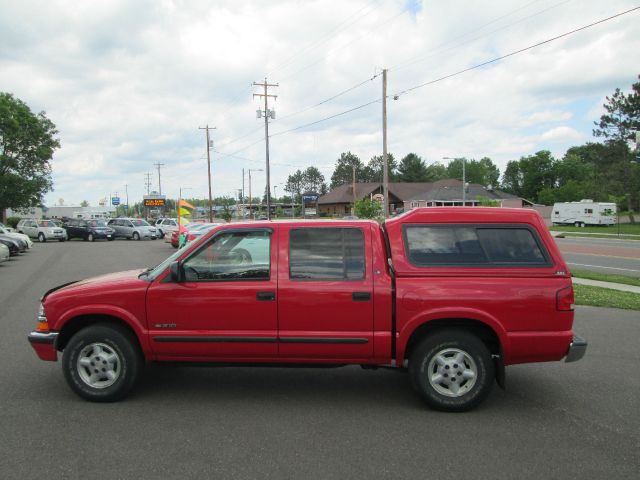 2002 Chevrolet S10 C300 Luxury Sedan 4D