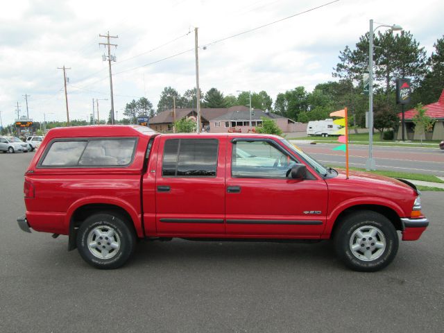 2002 Chevrolet S10 C300 Luxury Sedan 4D