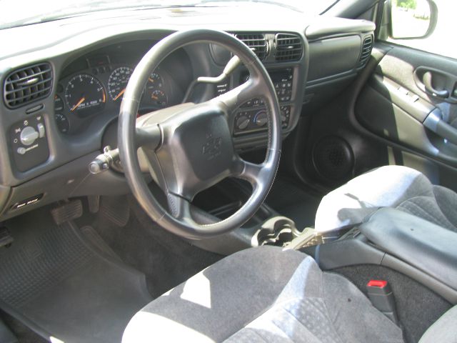 2002 Chevrolet S10 4dr Sdn Auto GLS w/XM