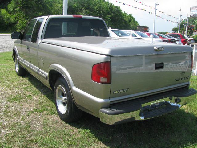 2002 Chevrolet S10 4dr Sdn Auto GLS w/XM