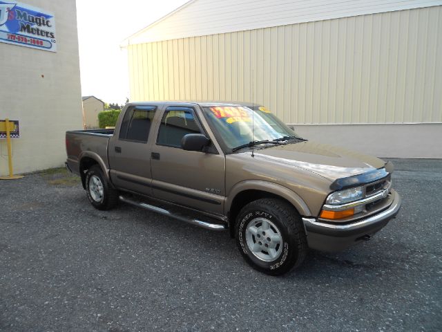 2002 Chevrolet S10 C300 Luxury Sedan 4D