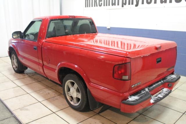 2002 Chevrolet S10 Base