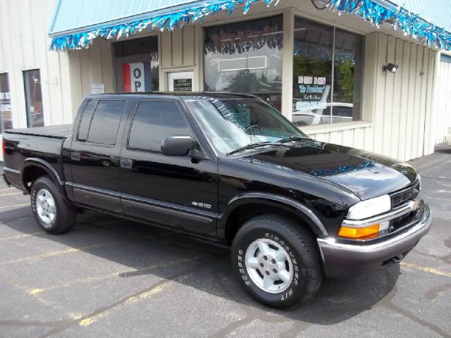 2002 Chevrolet S10 C300 Luxury Sedan 4D