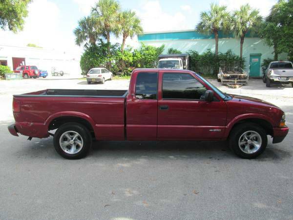 2002 Chevrolet S10 4dr Sdn Auto GLS w/XM