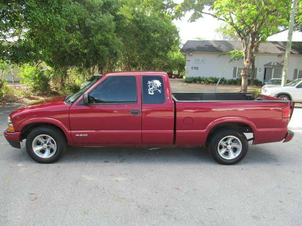 2002 Chevrolet S10 4dr Sdn Auto GLS w/XM