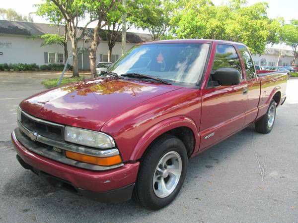 2002 Chevrolet S10 4dr Sdn Auto GLS w/XM