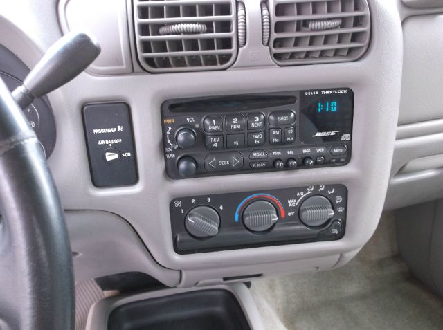 2002 Chevrolet S10 4dr Sdn Auto GLS w/XM