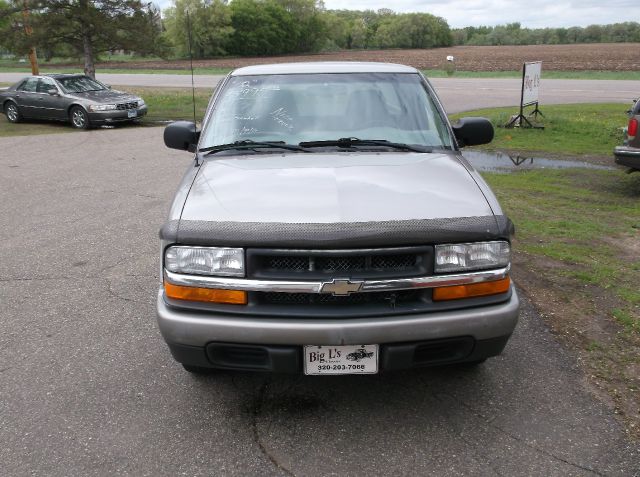 2002 Chevrolet S10 4dr Sdn Auto GLS w/XM