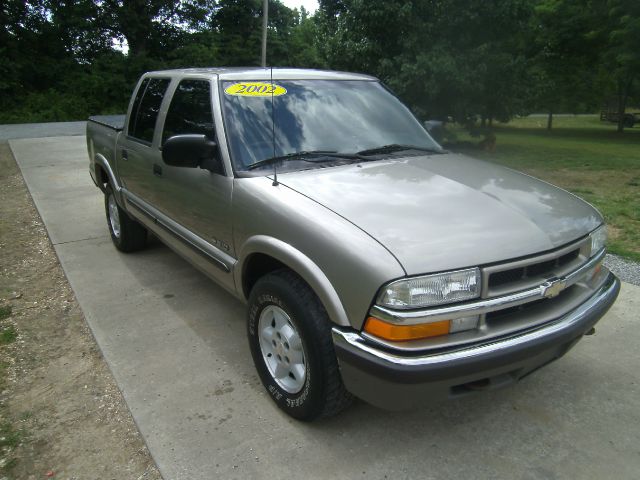 2002 Chevrolet S10 C300 Luxury Sedan 4D