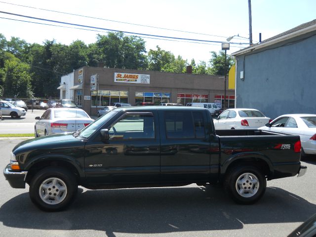 2002 Chevrolet S10 C300 Luxury Sedan 4D