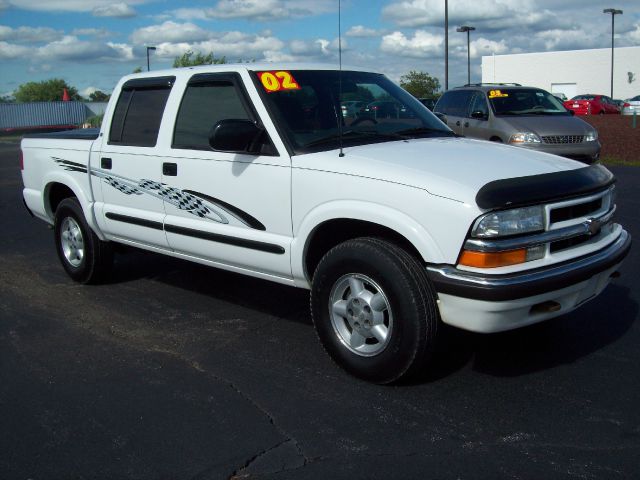 2002 Chevrolet S10 C300 Luxury Sedan 4D