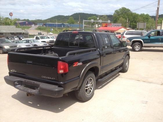 2002 Chevrolet S10 C300 Luxury Sedan 4D